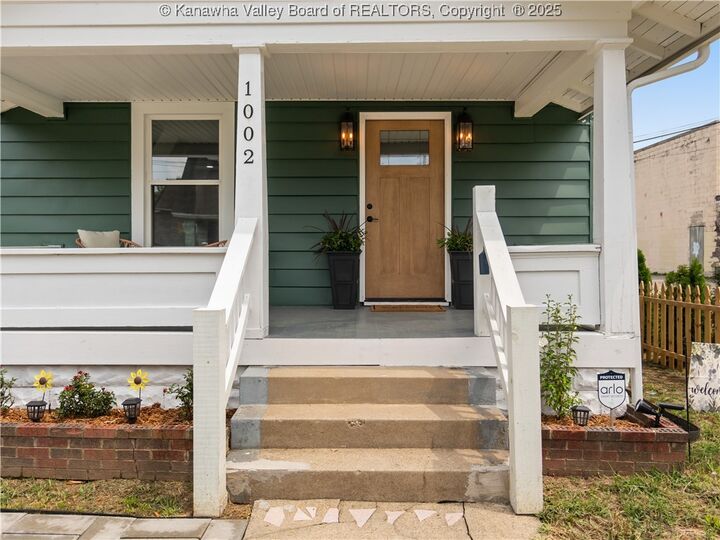 Property Photo:  1002 Grant Street  WV 25302 