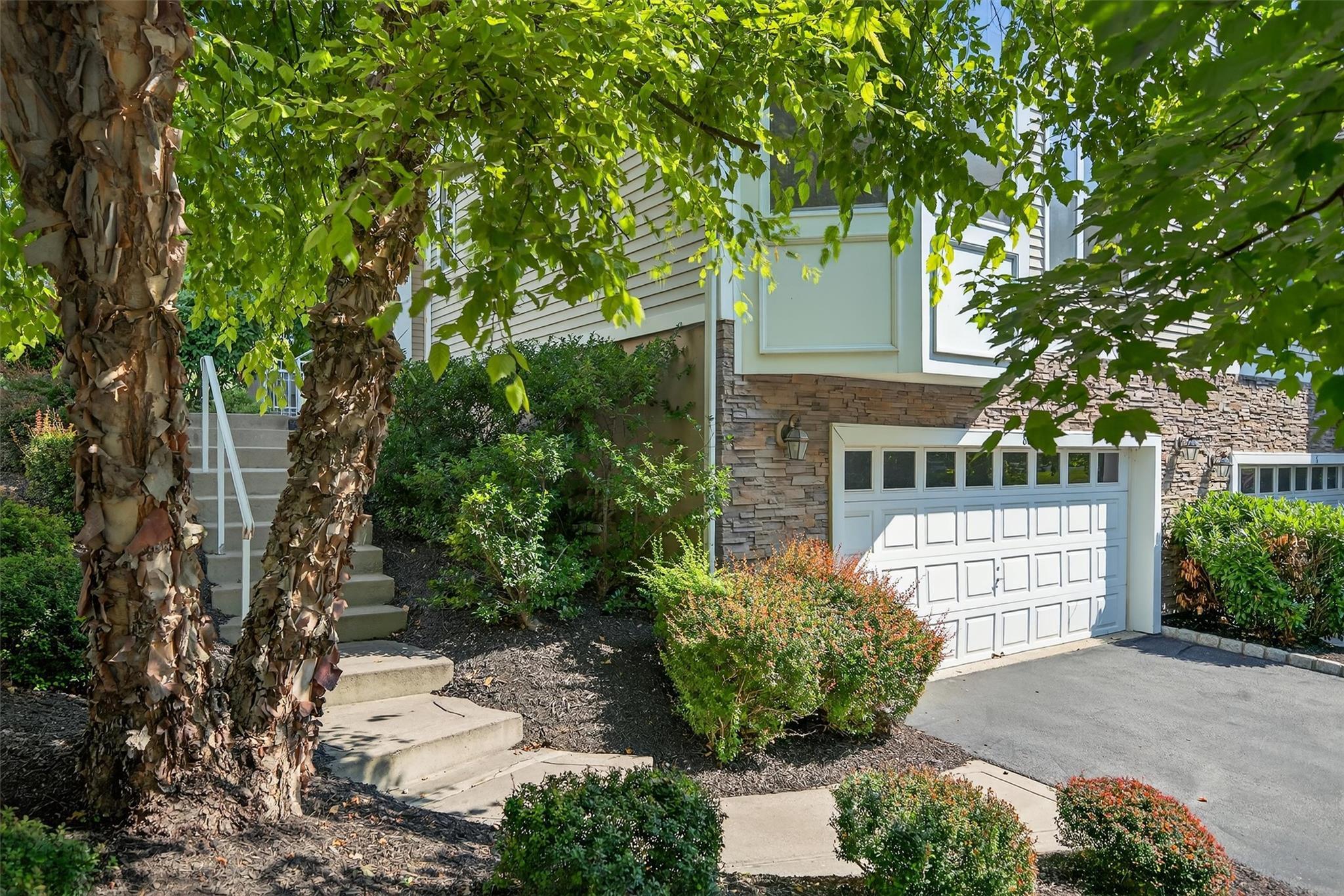 Property Photo:  8 Green Court  NY 10940 