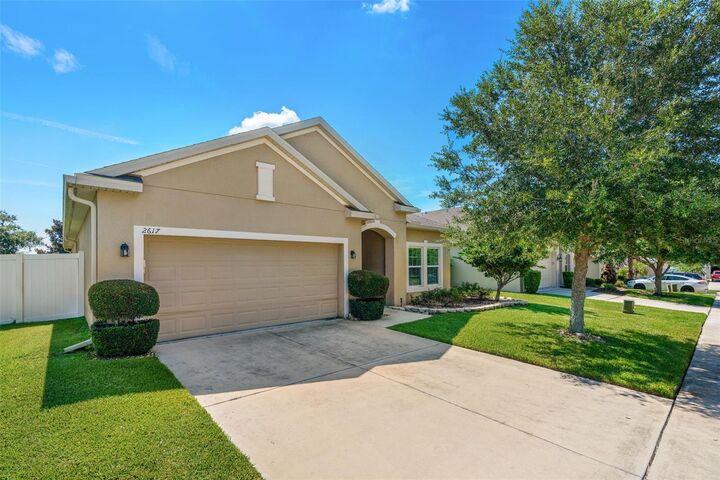 Property Photo:  2617 Limerick Circle  FL 32735 