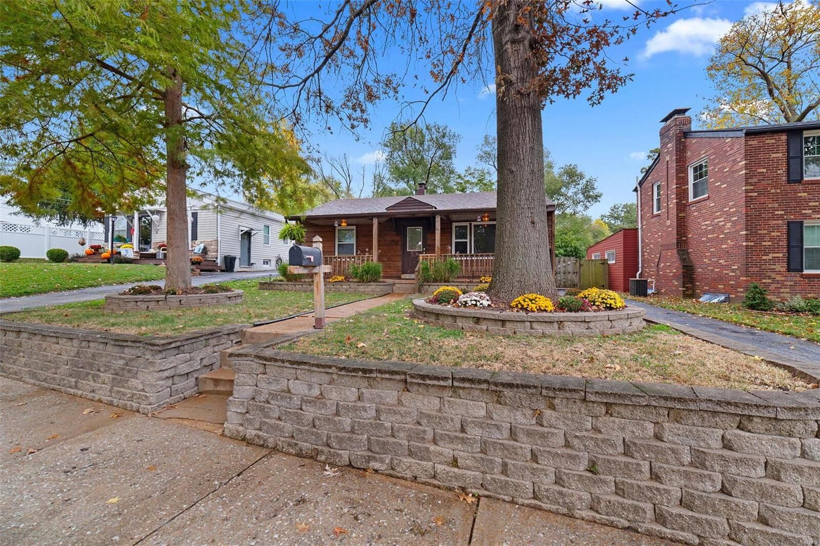 Property Photo: 2120 Bredell Avenue MO 63143