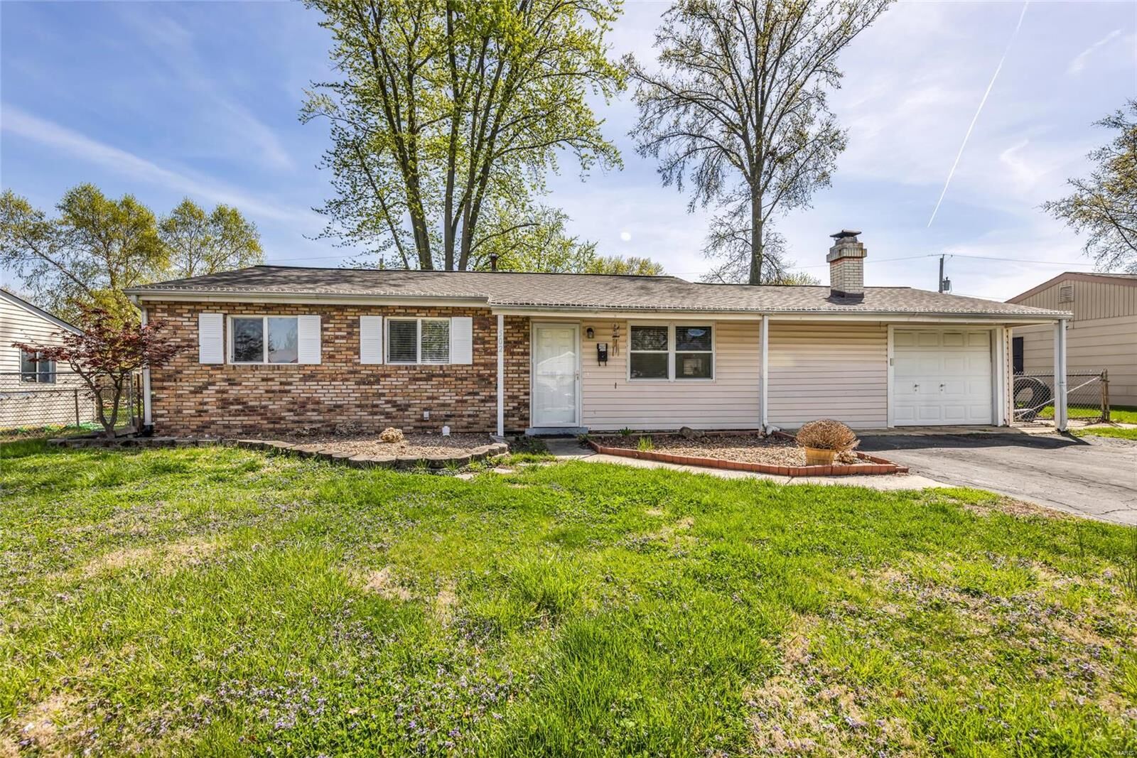 Property Photo:  502 Allen Drive  MO 63366 