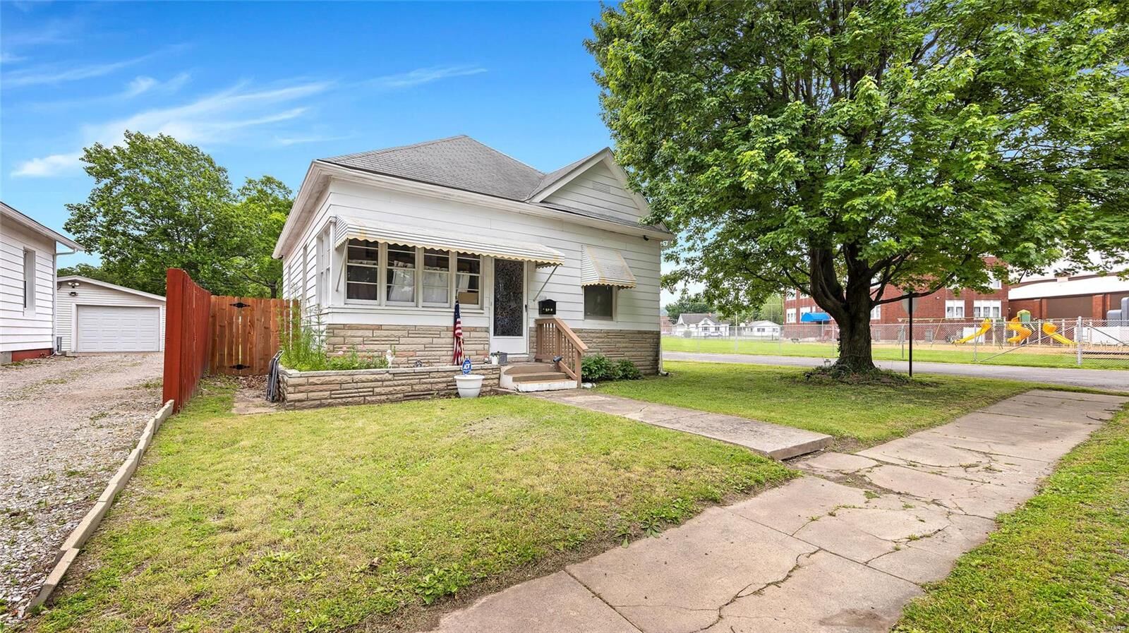 Property Photo:  220 S 4th Street  IL 62239 