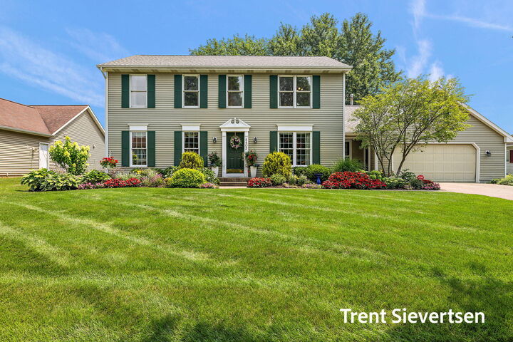 5402 Bunker Hill Court SE  Kentwood MI 49508 photo