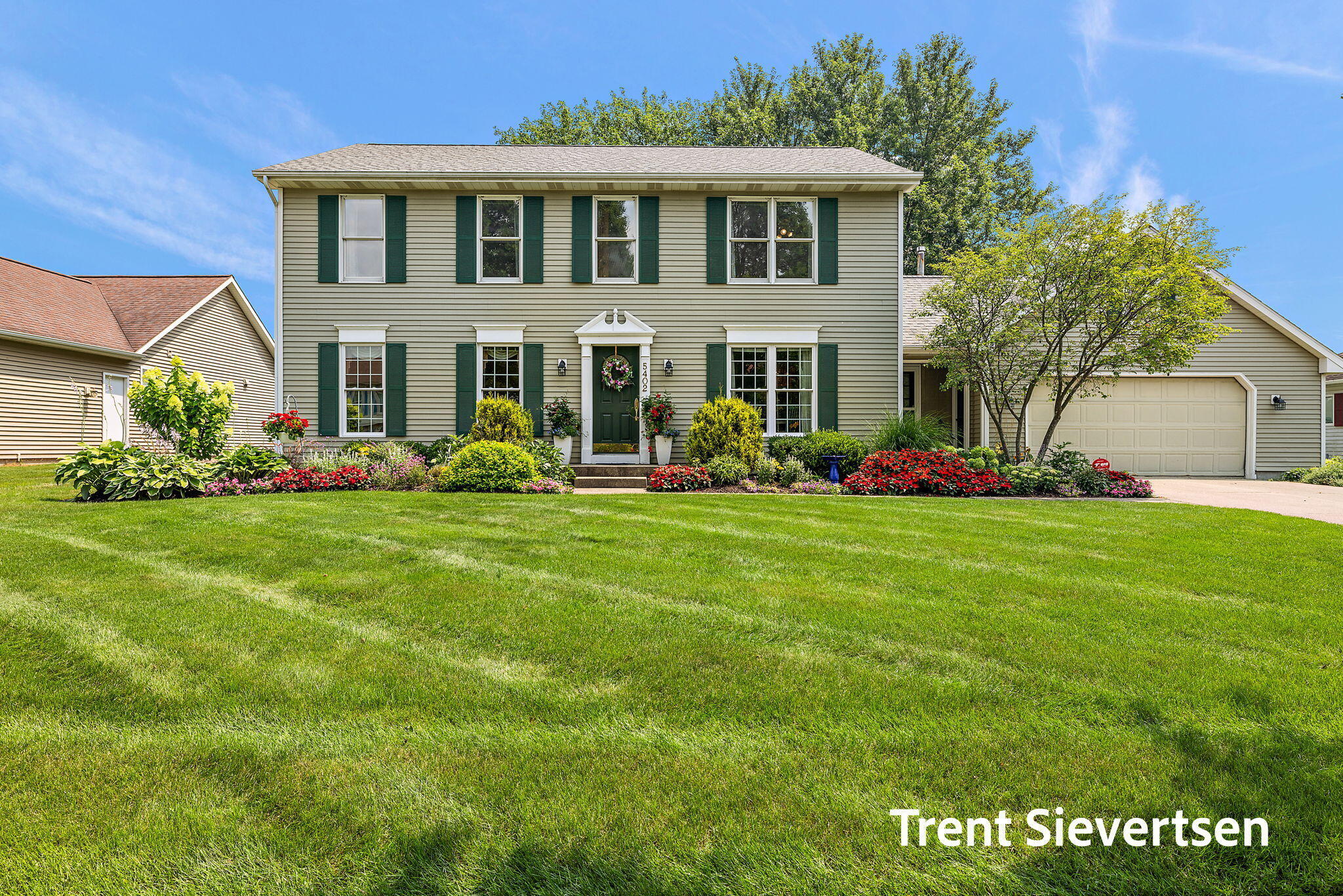 Property Photo:  5402 Bunker Hill Court SE  MI 49508 