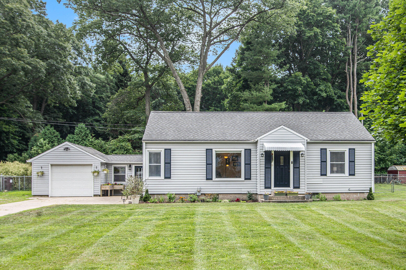 Property Photo:  515 E Alice Street  MI 49461 
