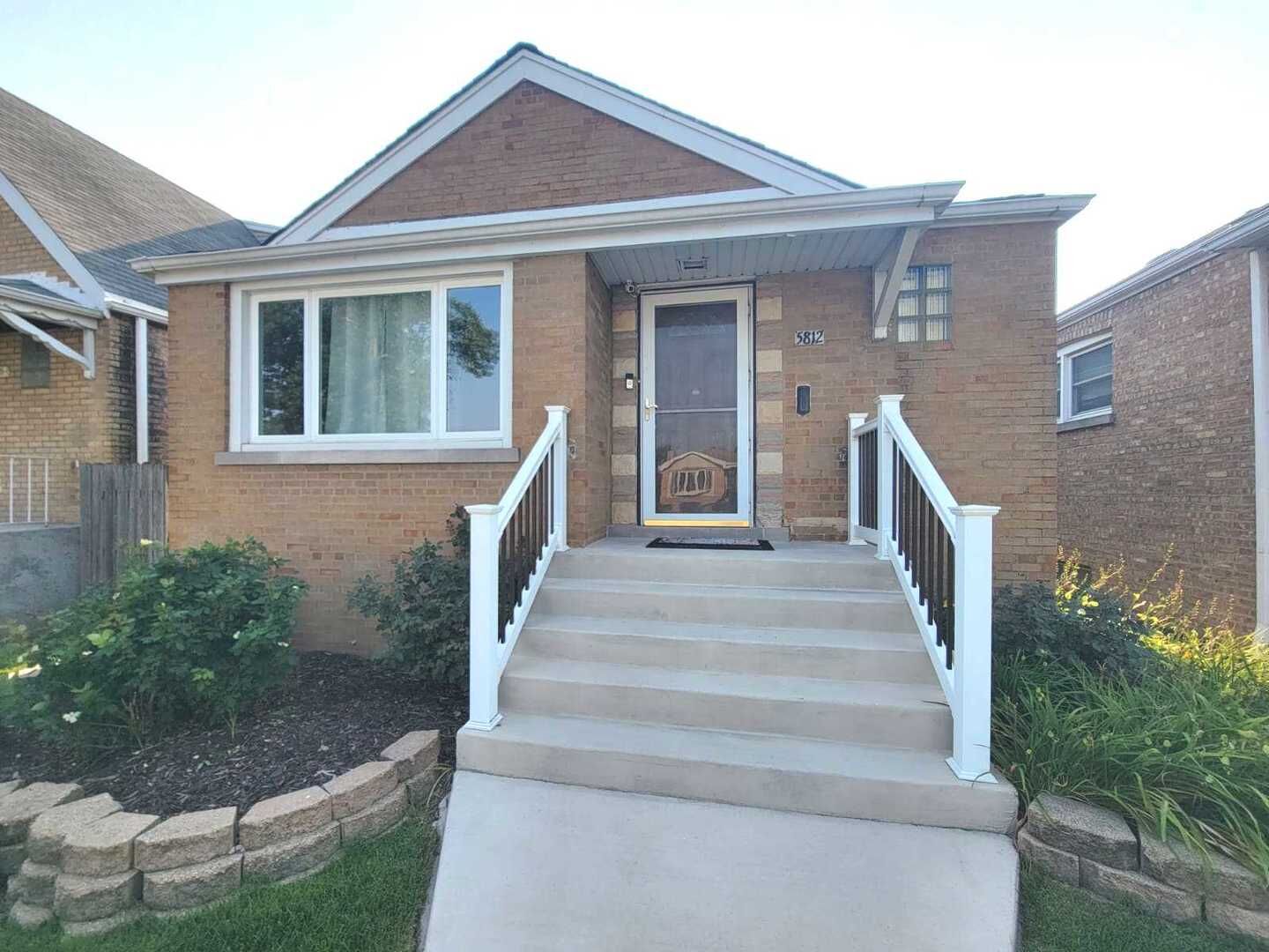 Property Photo: 5812 S Moody Avenue IL 60638