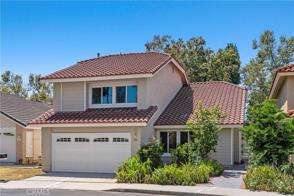 Property Photo: 30 W Entrada CA 92660