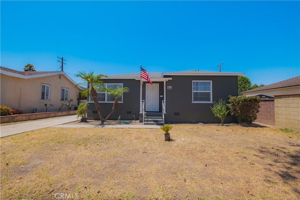 Property Photo:  4829 Walnut Ave  CA 90807 