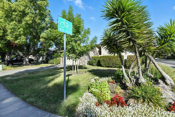 Property Photo: 5880 Gloria Drive CA 95822