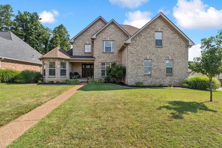Property Photo:  300 Pinnacle Pl  TN 37221 