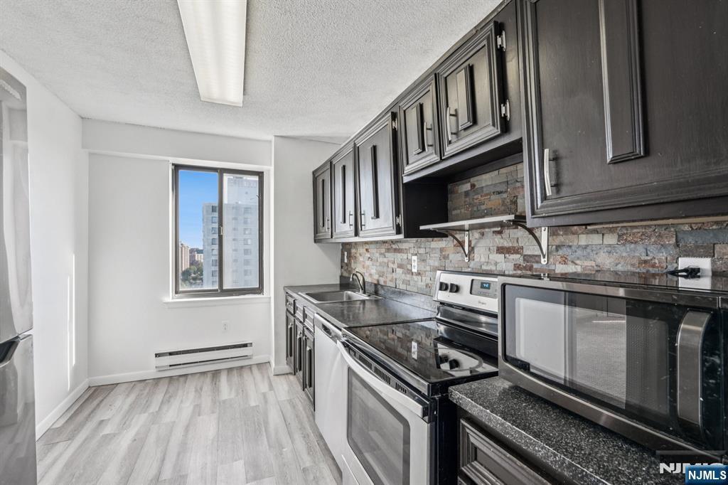 Property Photo:  307 Prospect Avenue 16A  NJ 07601 