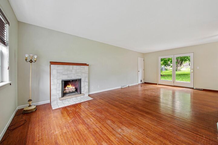 Property Photo:  409 Greenvale Avenue W  MN 55057 