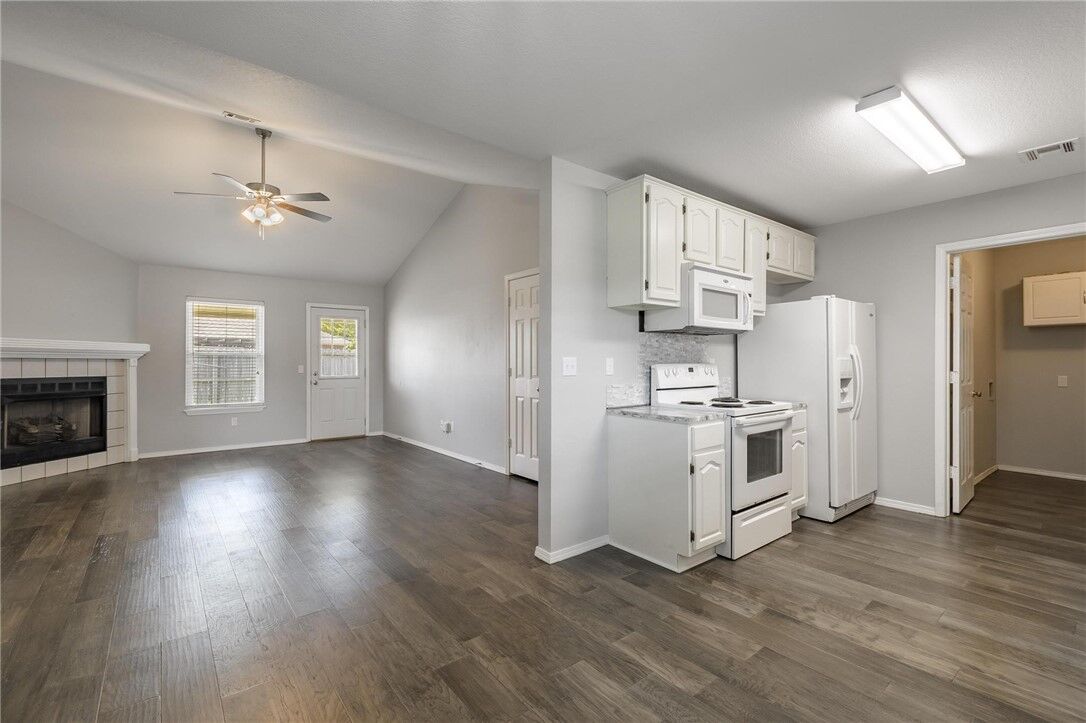 Property Photo: 1415 Camellia Lane AR 72704