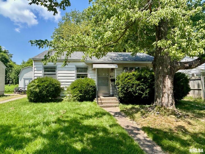 506 N Davis Street  Carbondale IL 62901 photo