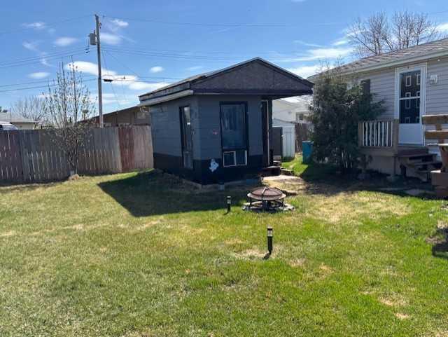 Property Photo: 4617 53 Avenue AB T0H 1W0