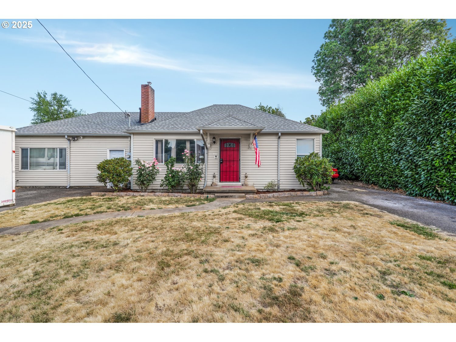 16523 SE Clinton St  Portland OR 97236 photo