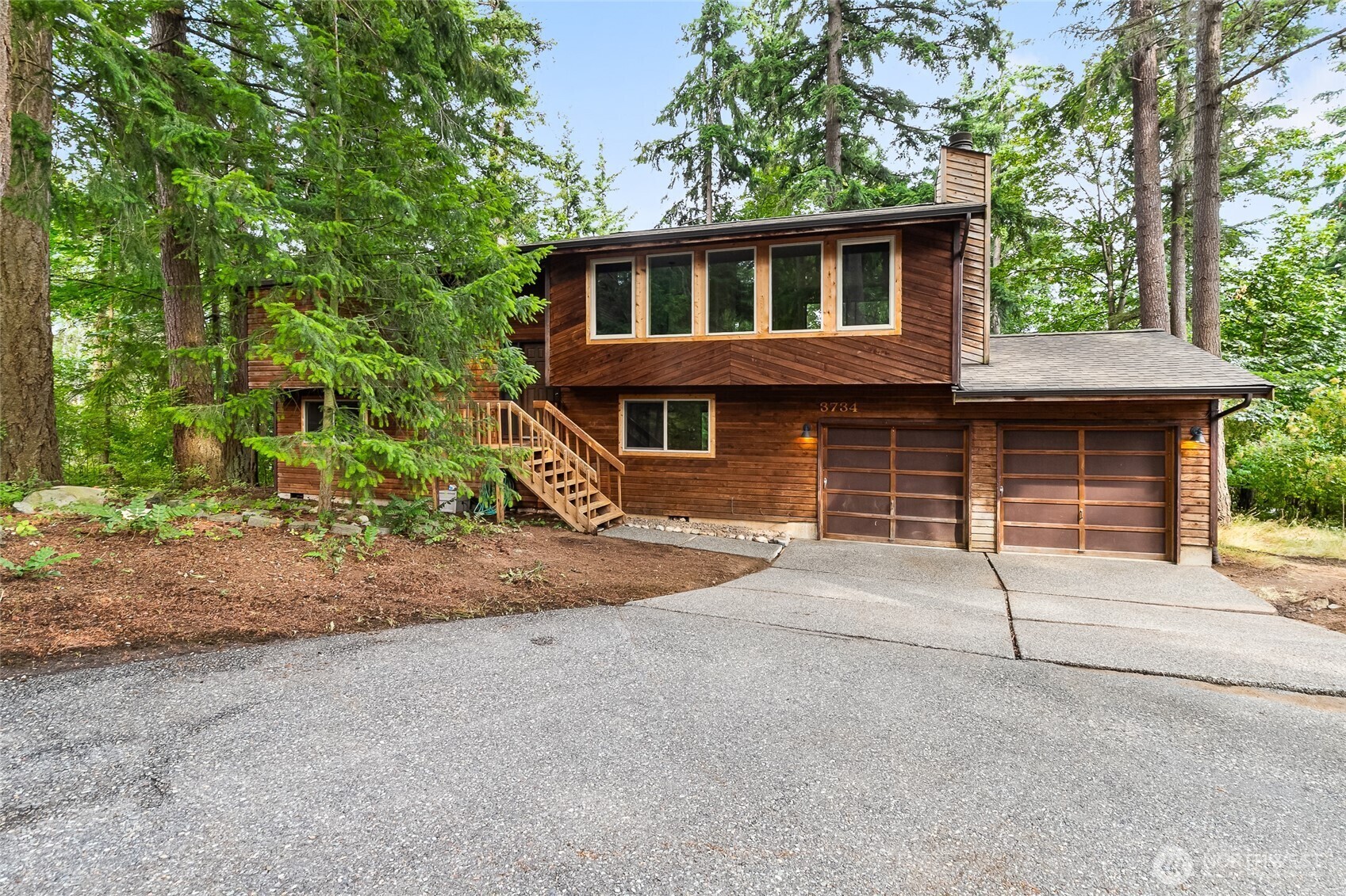 3734  D'Linda Street  Bellingham WA 98226 photo