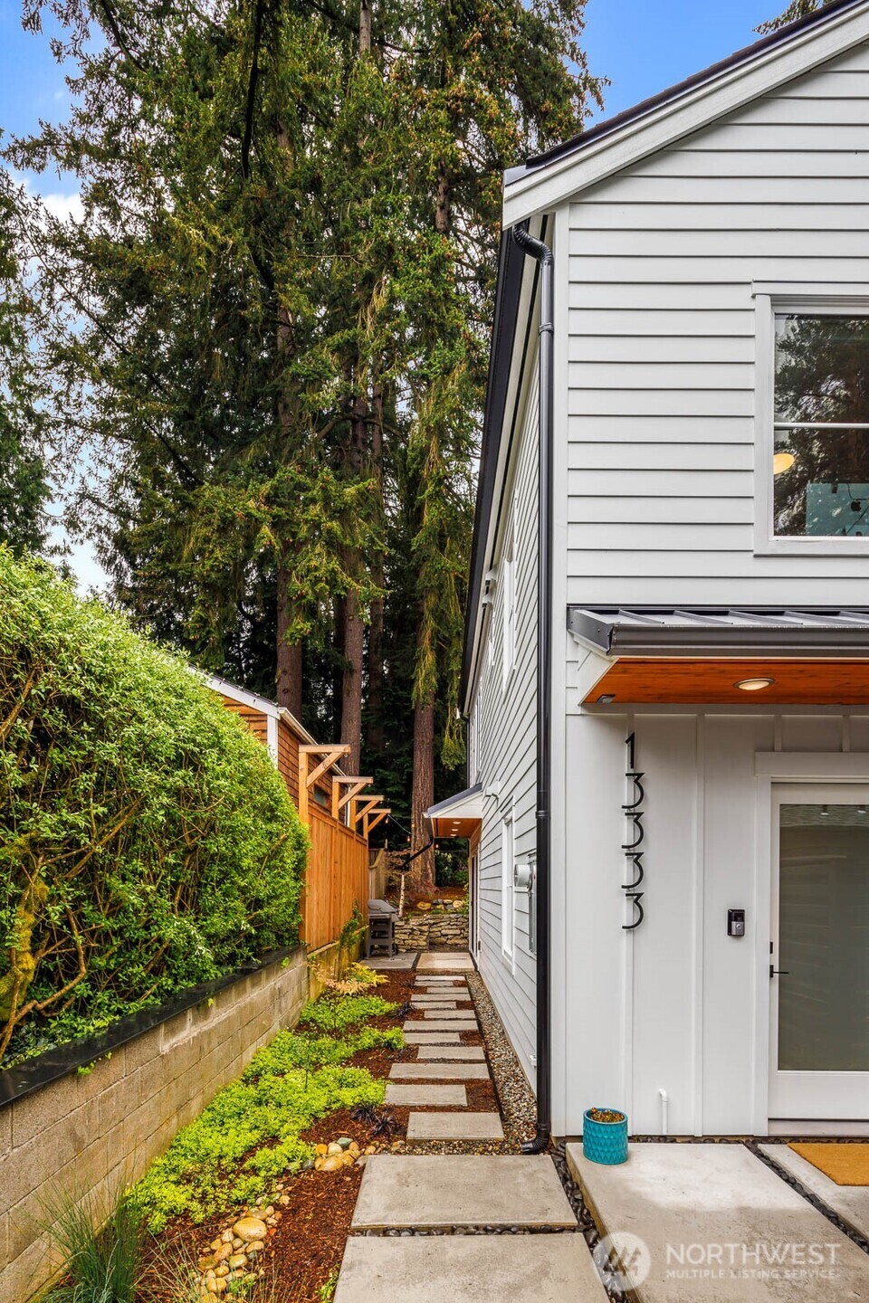 Property Photo: 13333 25th Avenue NE WA 98125