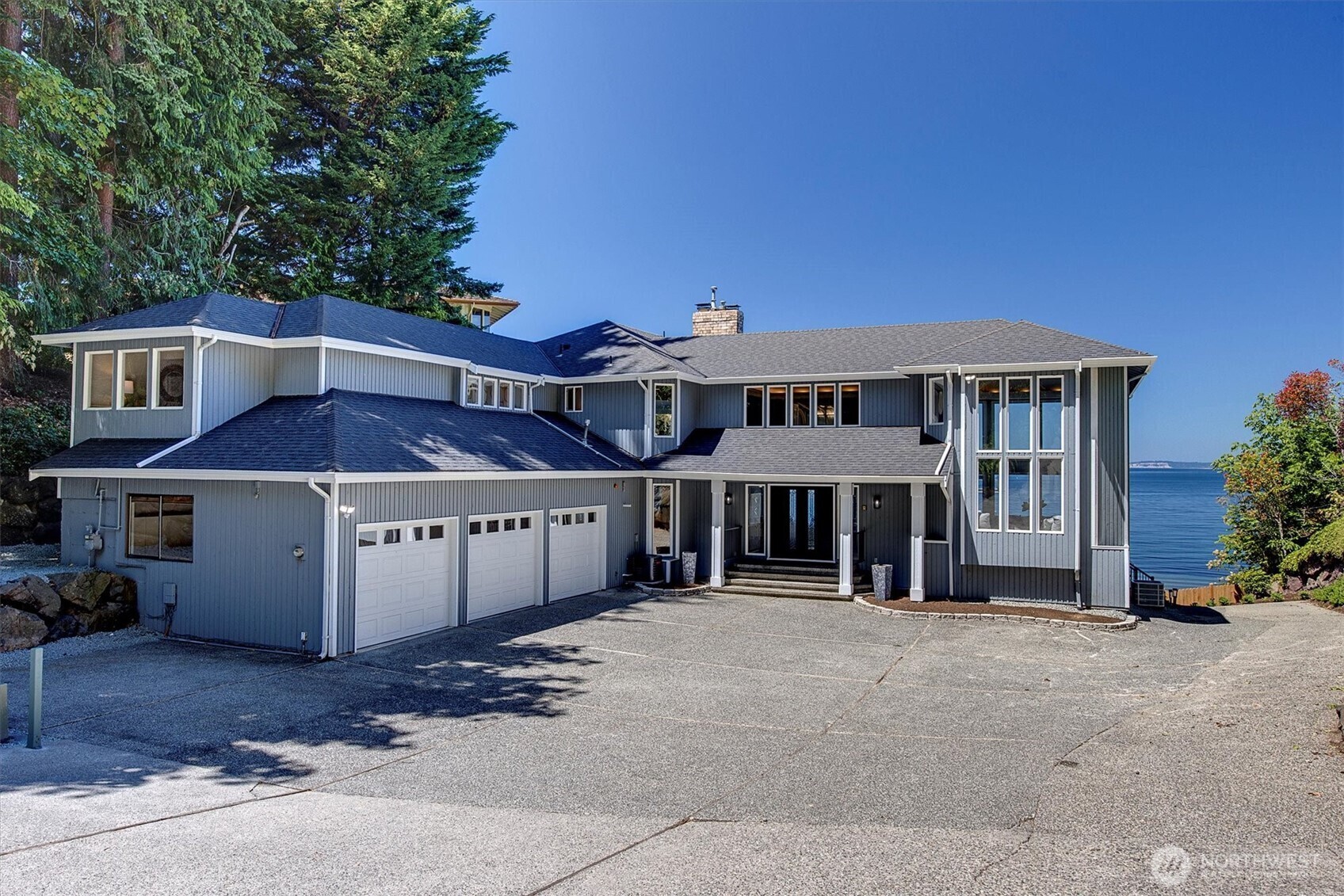 Property Photo:  8001  Talbot Road  WA 98026 