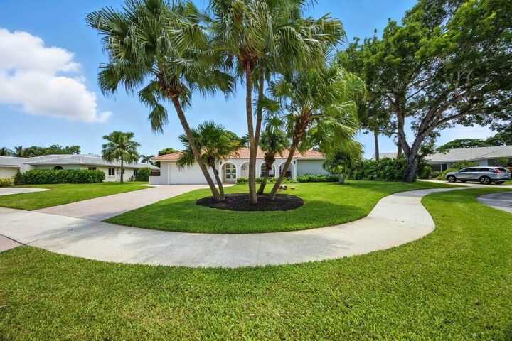 Property Photo: 2436 Timbercreek Circle NW FL 33431