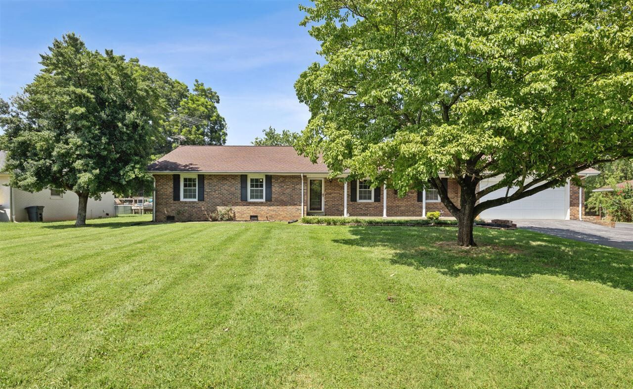 Property Photo: 1807 Curling Way KY 42104