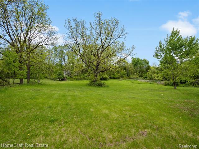 Property Photo: 3930 Harris Lane MI 48323