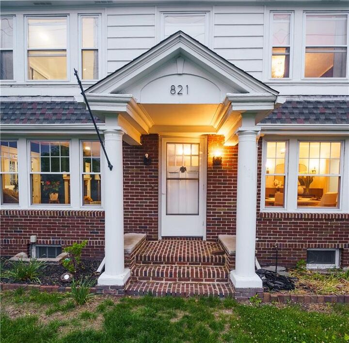 Property Photo:  821 Post Road  RI 02888 
