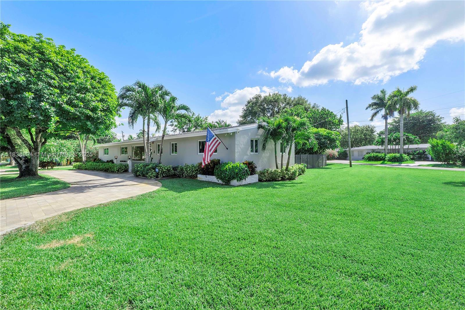 Property Photo:  14701 NE 2nd Ct  FL 33161 