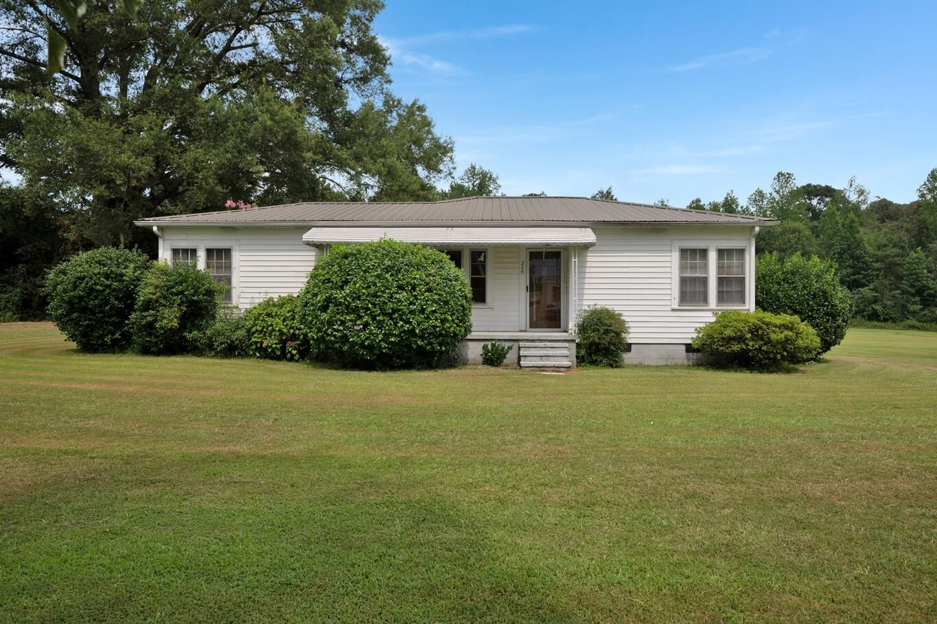 Property Photo: 240 Wesley Ave N AL 35058 - CULLMAN