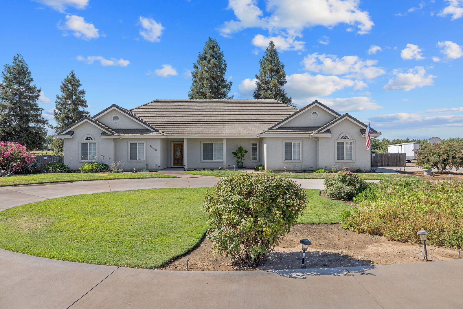 Property Photo: 11543 Ave 388 CA 93615