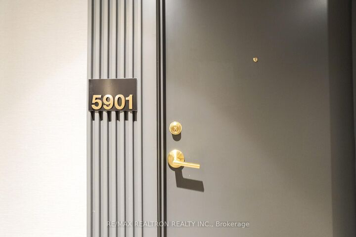 Property Photo:  950 Portage Parkway N 5901  ON L4K 0J7