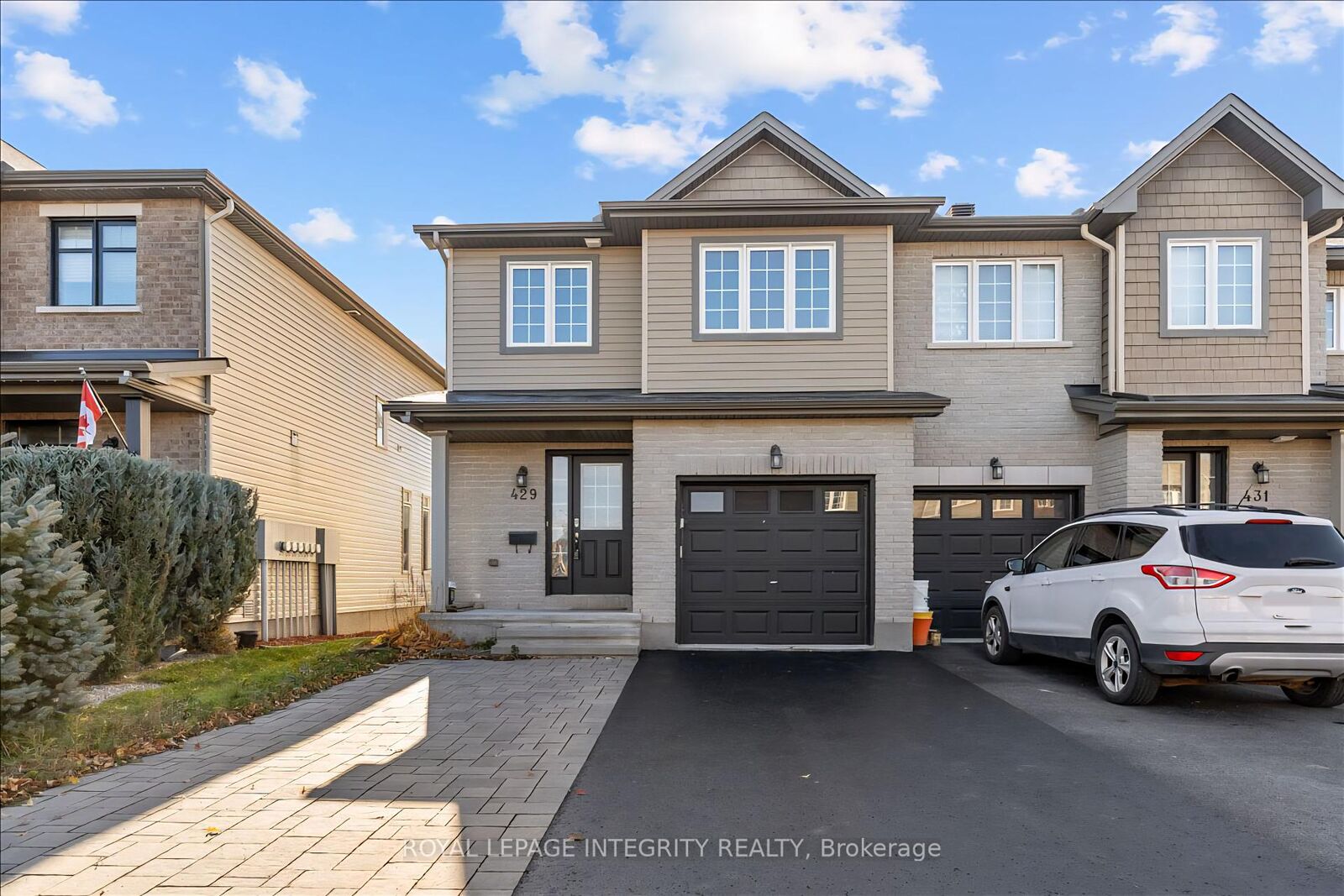 Property Photo: 429 Haresfield Court ON K4M 0B6