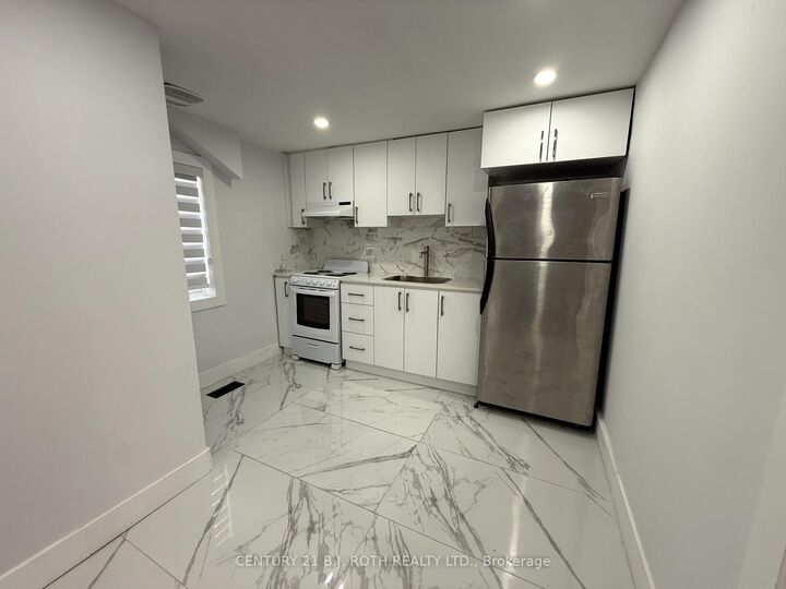 Property Photo: 759 Essa Road Upper 2 ON L4N 9G1