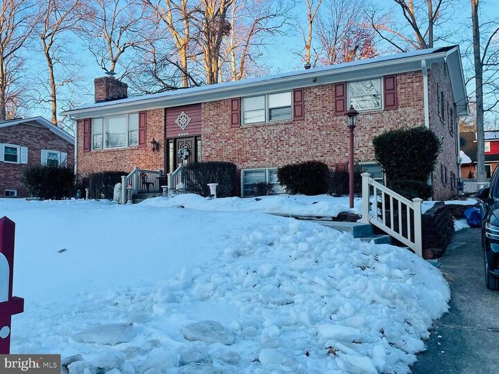 Property Photo:  6809 Glenwood Court  MD 20769 