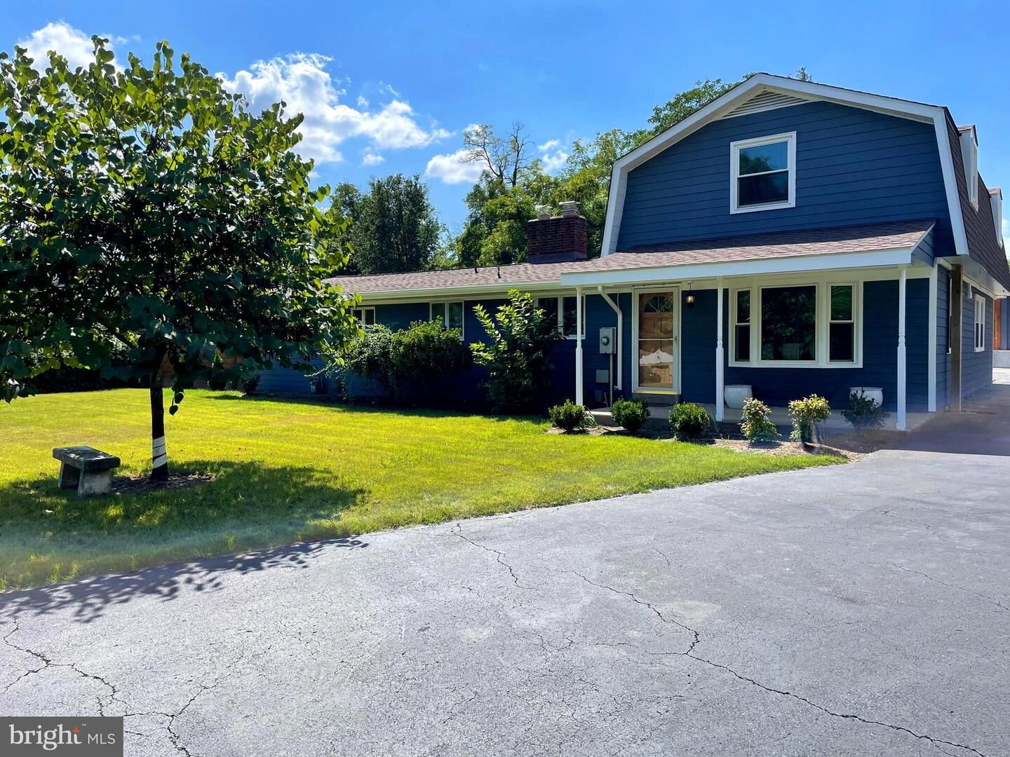 Property Photo: 6505 Fairland Street VA 22312