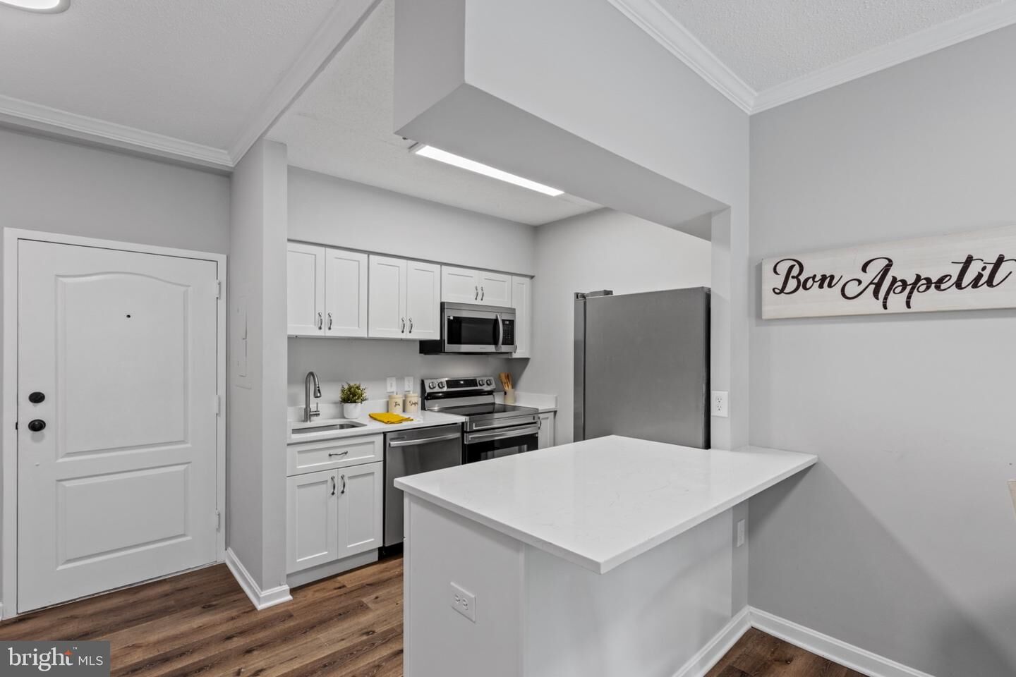 Property Photo:  1211 S Eads Street 108  VA 22202 