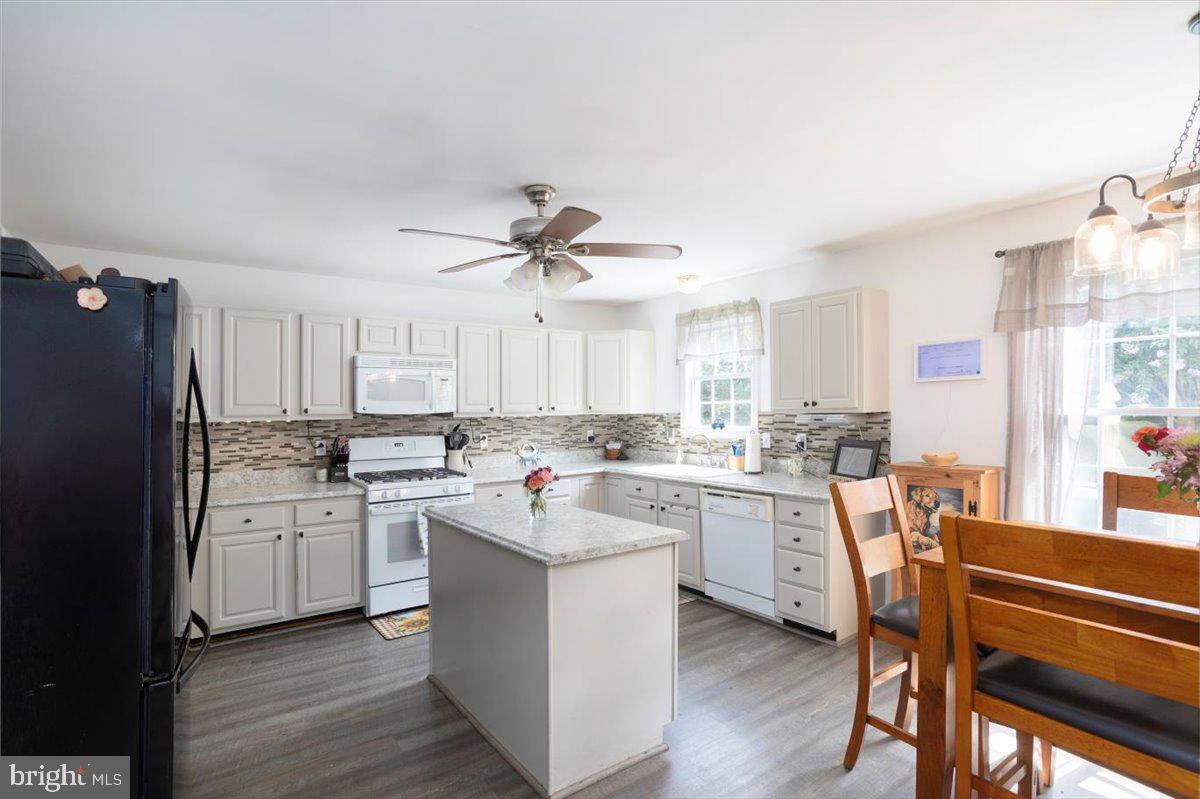 Property Photo:  907 N Meadowview Drive  MD 21620 