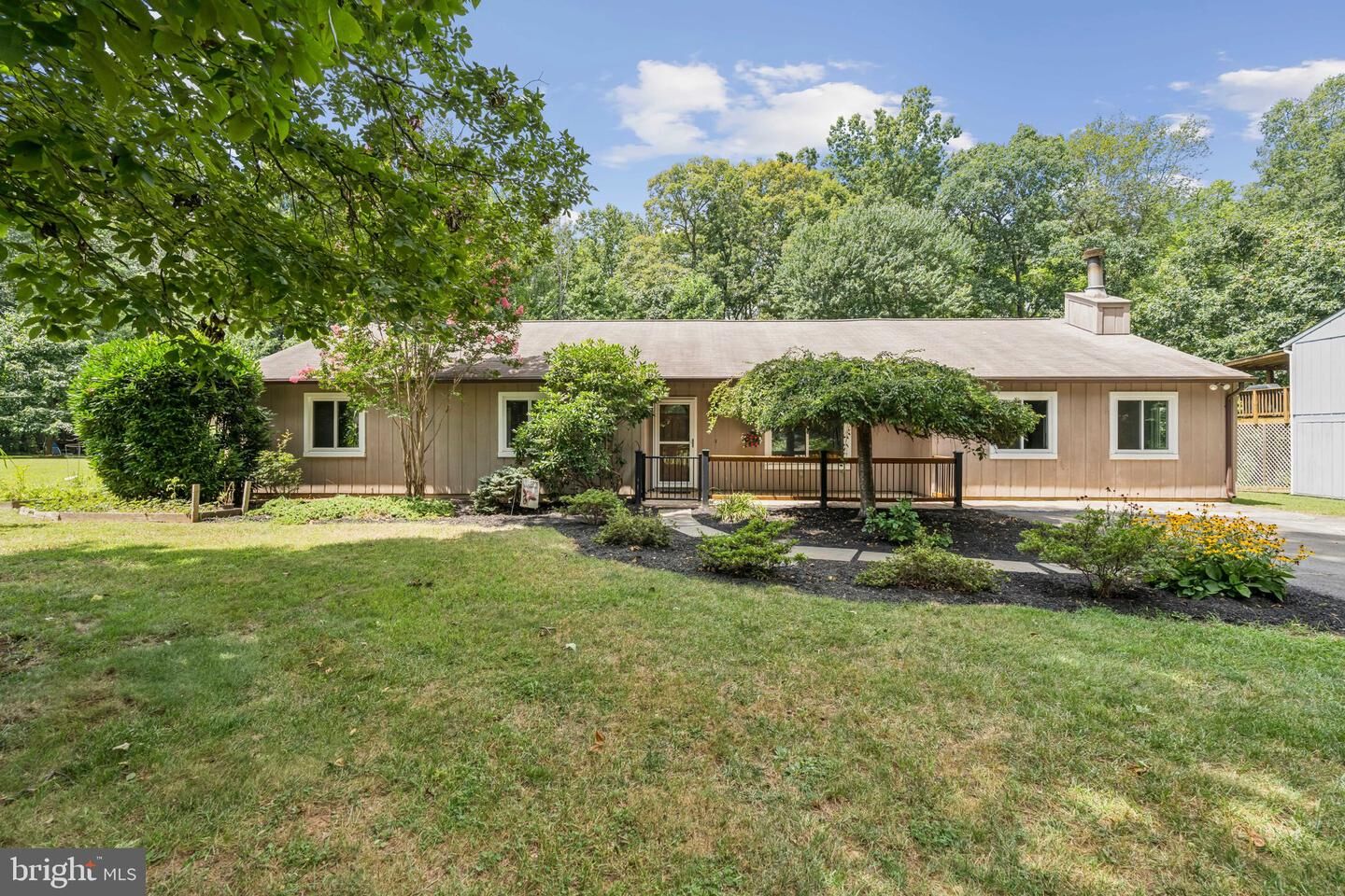 Property Photo: 7192 Sunrise Court VA 20187