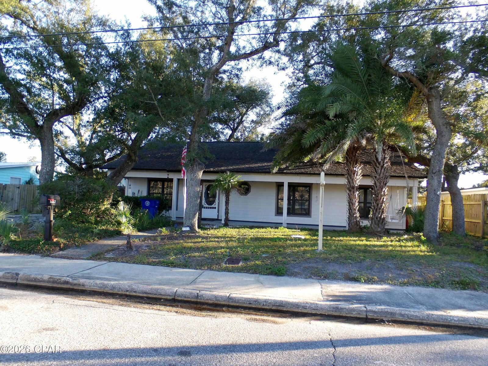 Property Photo: 1002 E 2nd Court FL 32401