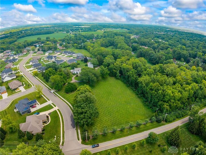 Property Photo:  1550 Creekwood Drive  OH 45373 