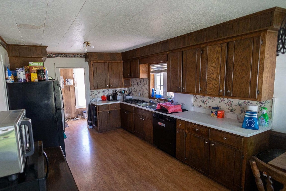 Property Photo: 3926 Wood Street PA 16509
