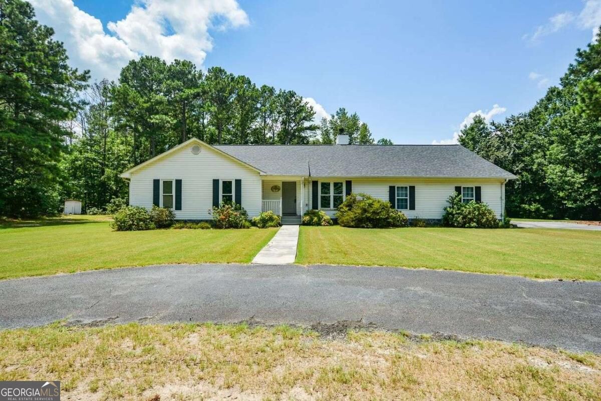 Property Photo: 4375 Highway 92 GA 30135