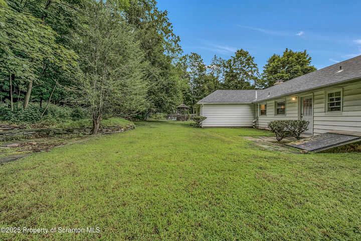 Property Photo:  102 Gentilly Drive  PA 18411 