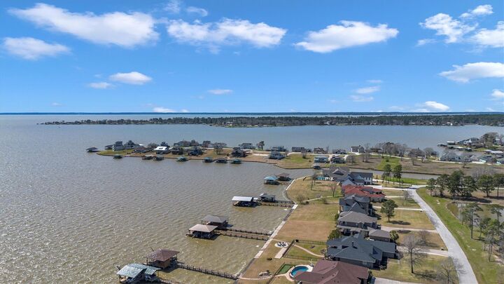 Property Photo:  146 Oak Circle  TX 77351 