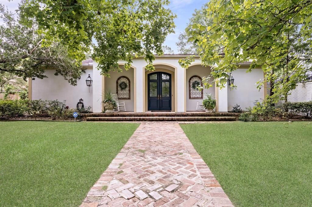 Property Photo: 4310 Thomas Lane TX 77706
