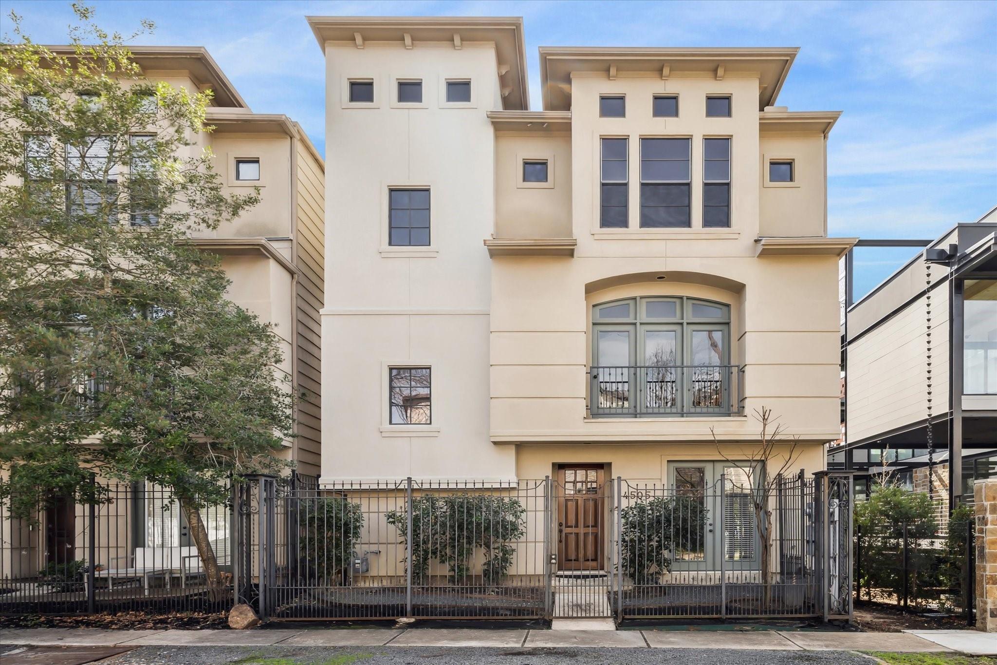 Property Photo:  4505 Feagan Street  TX 77007 