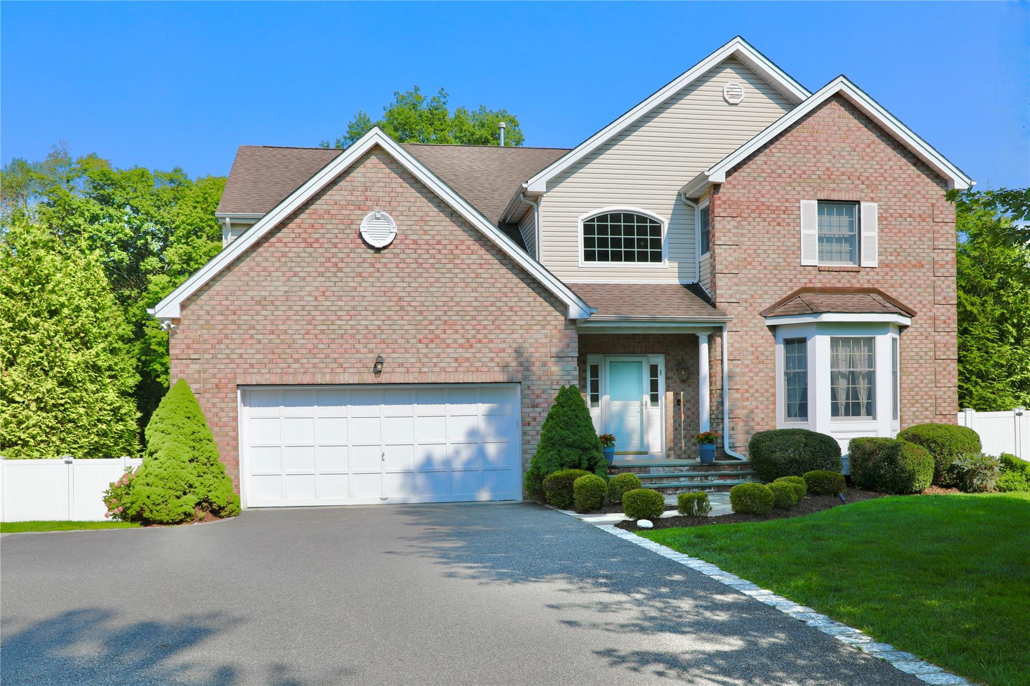 Property Photo:  14 Putney Road  NY 10505 