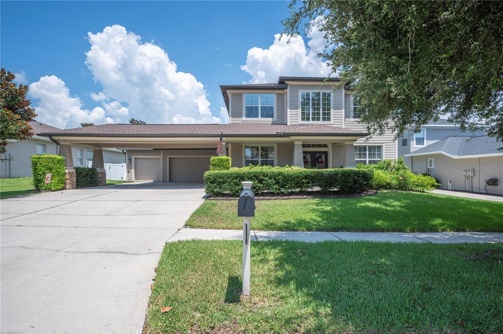 Property Photo: 2817 Rolling Acres Place FL 33596