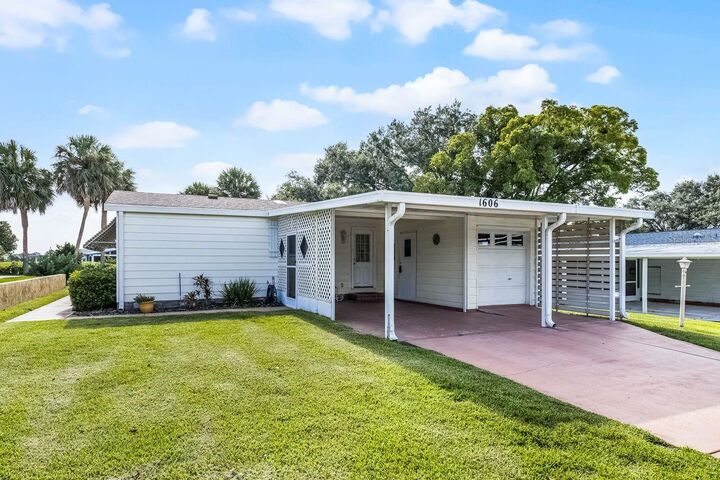 Property Photo: 1606 Magnolia Avenue FL 32159