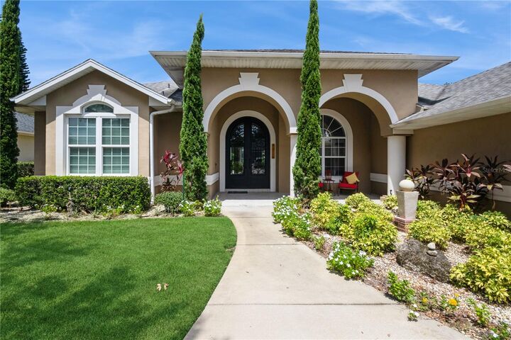 Property Photo: 324 Hampton Hills Court FL 32713